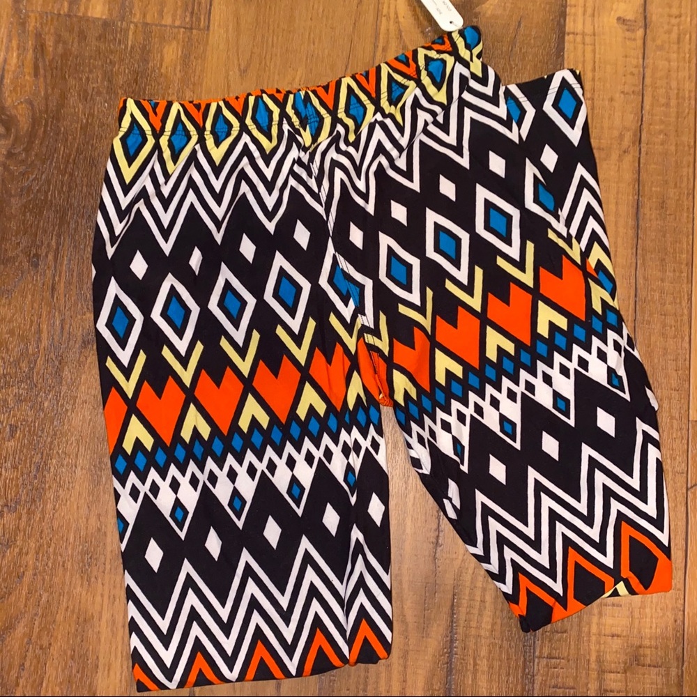 🐰Chevron Orange/Yellow/Blue One Size Leggings!